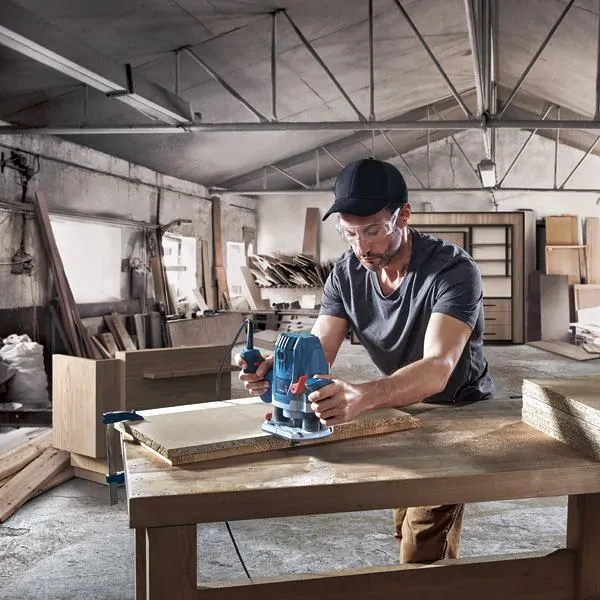 Bosch 06016B7000 GOF 130 felsőmaró kép 3
