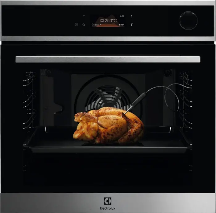 Electrolux EOC8P39X SteamCrisp 700 Gőzsütő pirolitikus tisztítással Fő kép